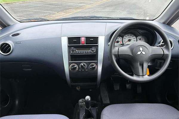 2007 Mitsubishi Colt LS RG