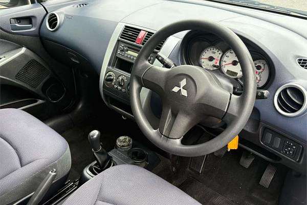 2007 Mitsubishi Colt LS RG