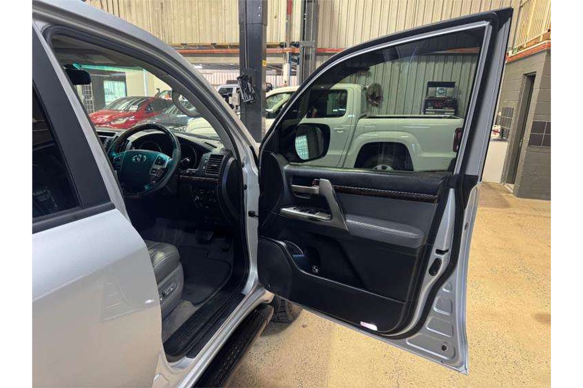 2007 Toyota Landcruiser Sahara HDJ100R