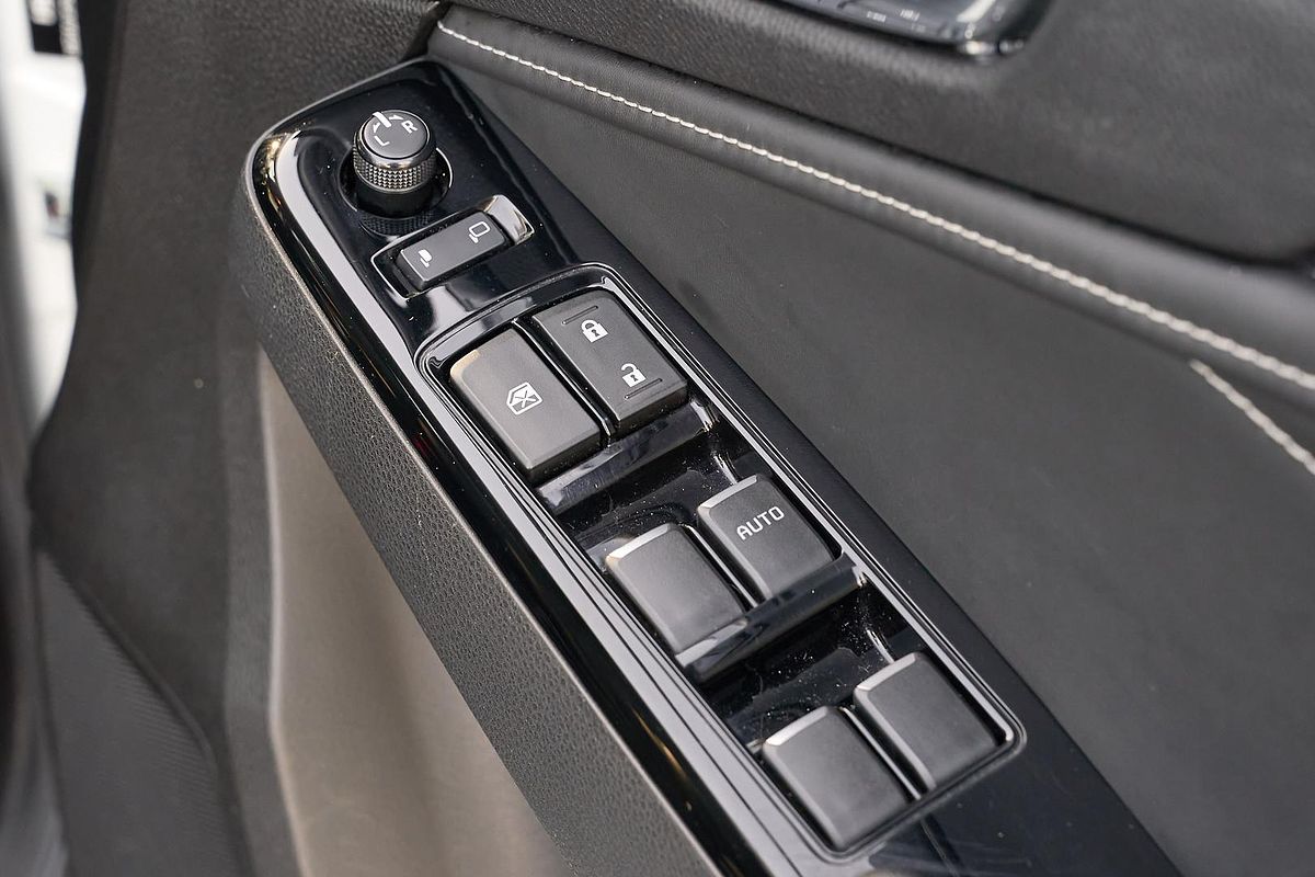 2023 Isuzu MU-X LS-T
