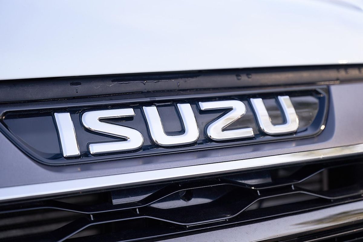 2023 Isuzu MU-X LS-T