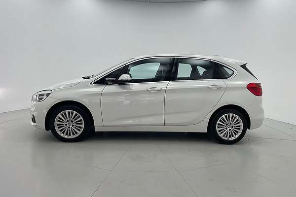 2015 BMW 2 Series 218i Sport Line F45