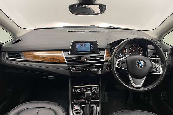 2015 BMW 2 Series 218i Sport Line F45