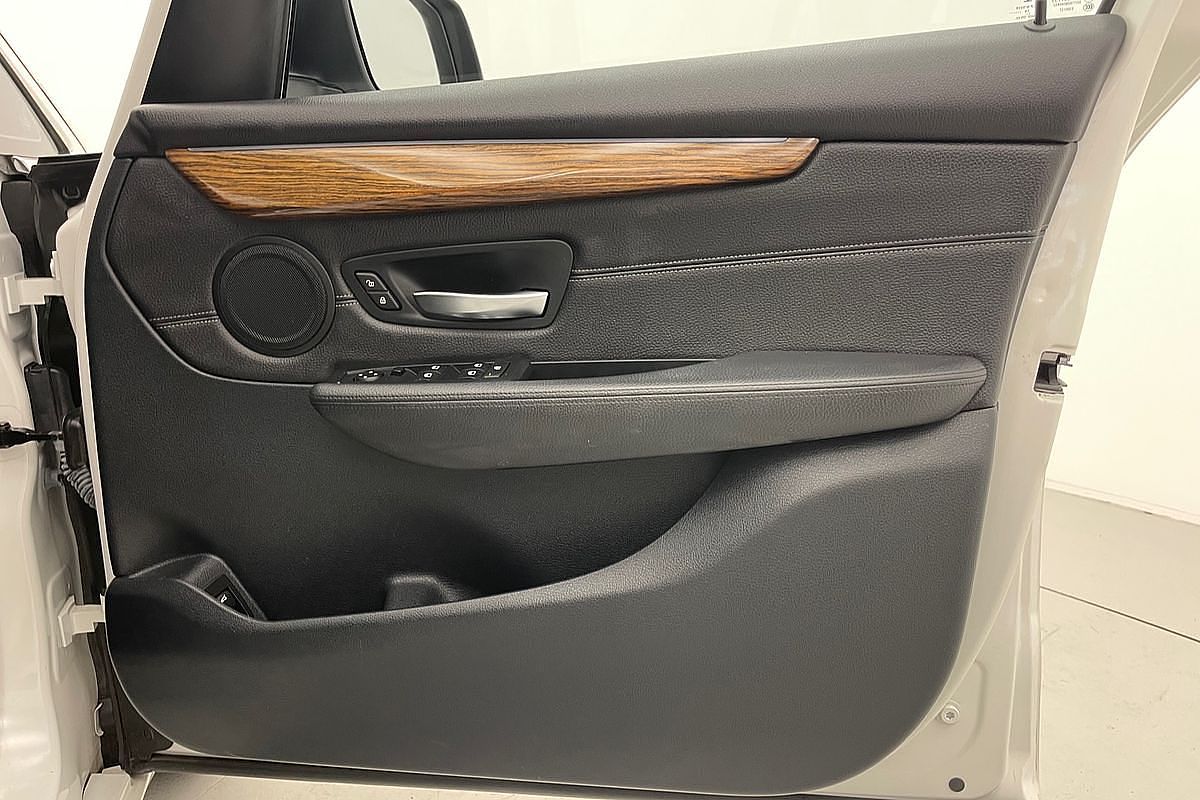2015 BMW 2 Series 218i Sport Line F45