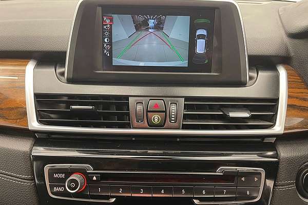 2015 BMW 2 Series 218i Sport Line F45
