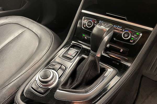 2015 BMW 2 Series 218i Sport Line F45