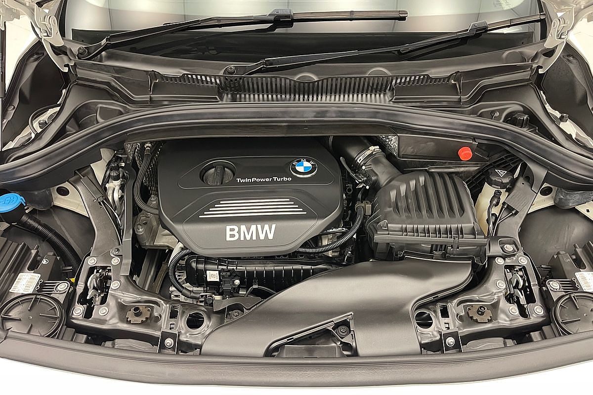 2015 BMW 2 Series 218i Sport Line F45