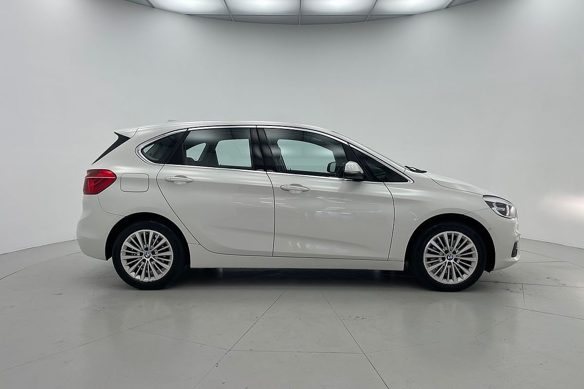 2015 BMW 2 Series 218i Sport Line F45