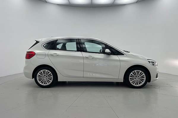 2015 BMW 2 Series 218i Sport Line F45