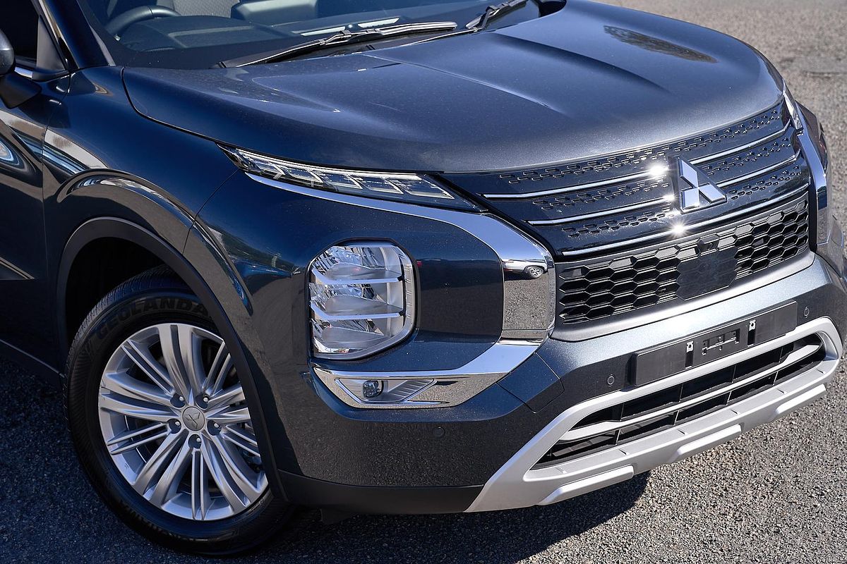 2024 Mitsubishi Outlander LS ZM