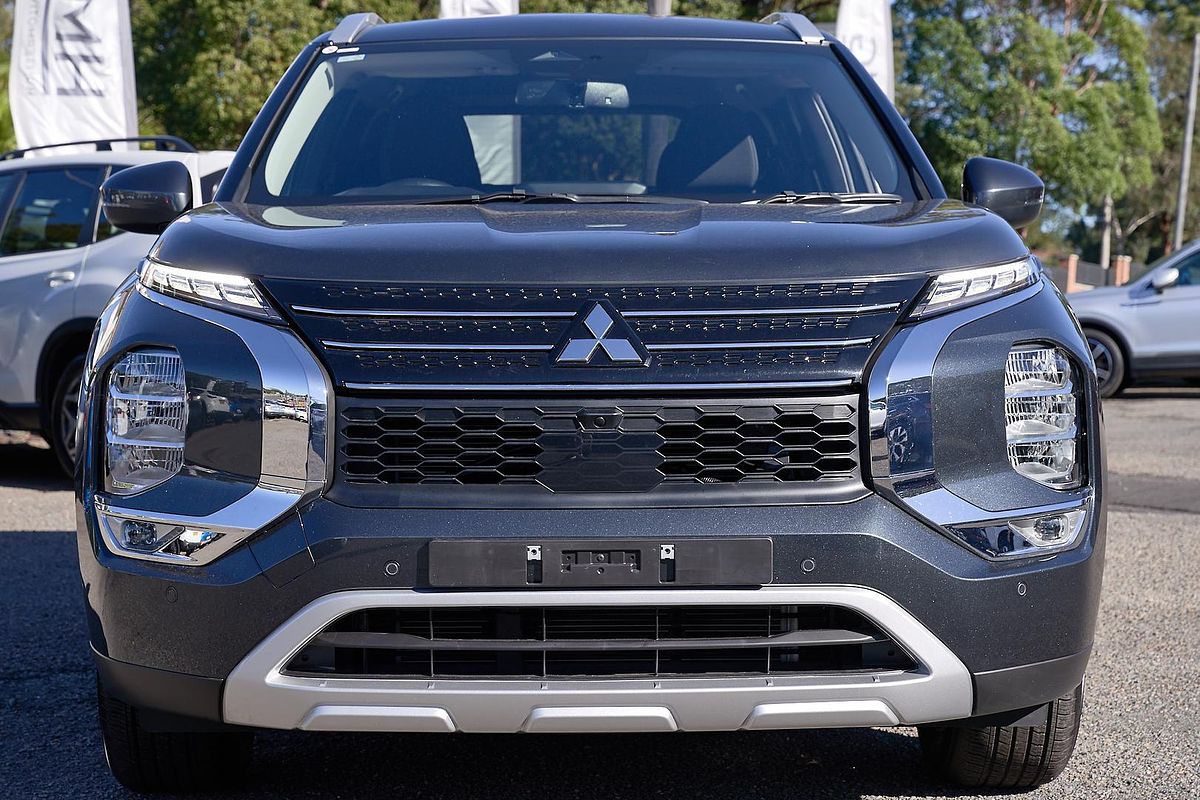 2024 Mitsubishi Outlander LS ZM