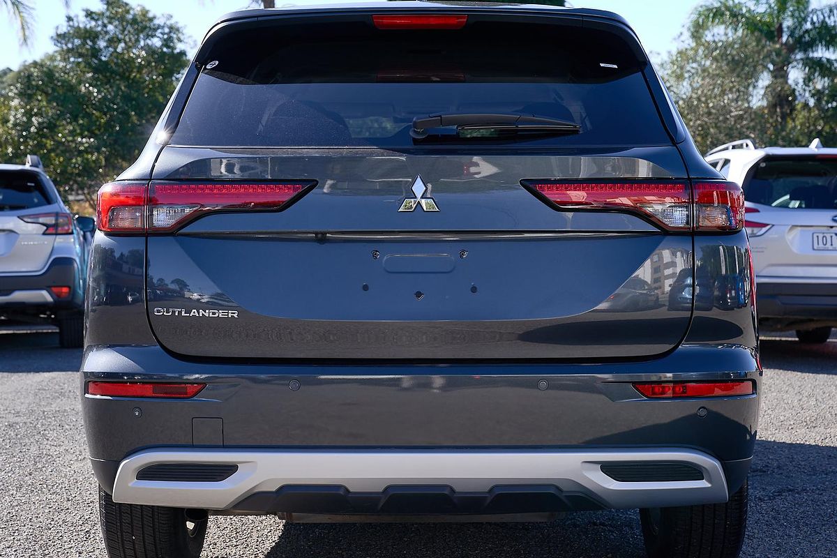 2024 Mitsubishi Outlander LS ZM