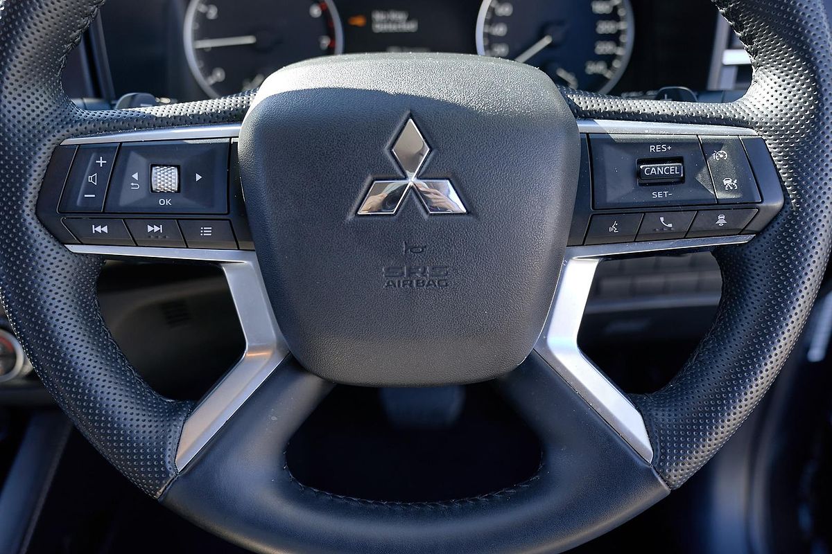 2024 Mitsubishi Outlander LS ZM