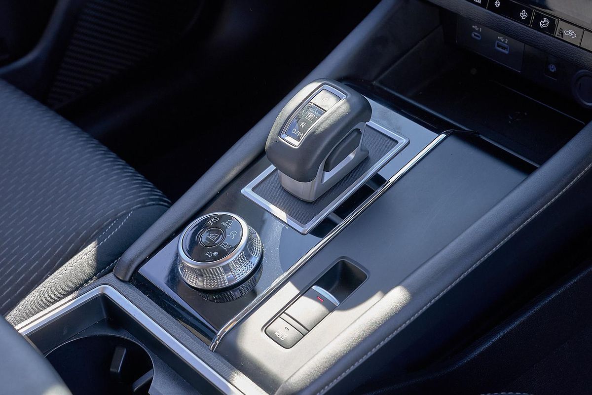 2024 Mitsubishi Outlander LS ZM