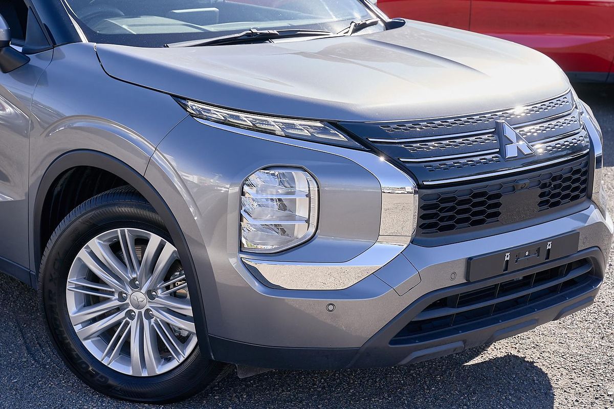 2023 Mitsubishi Outlander ES ZM