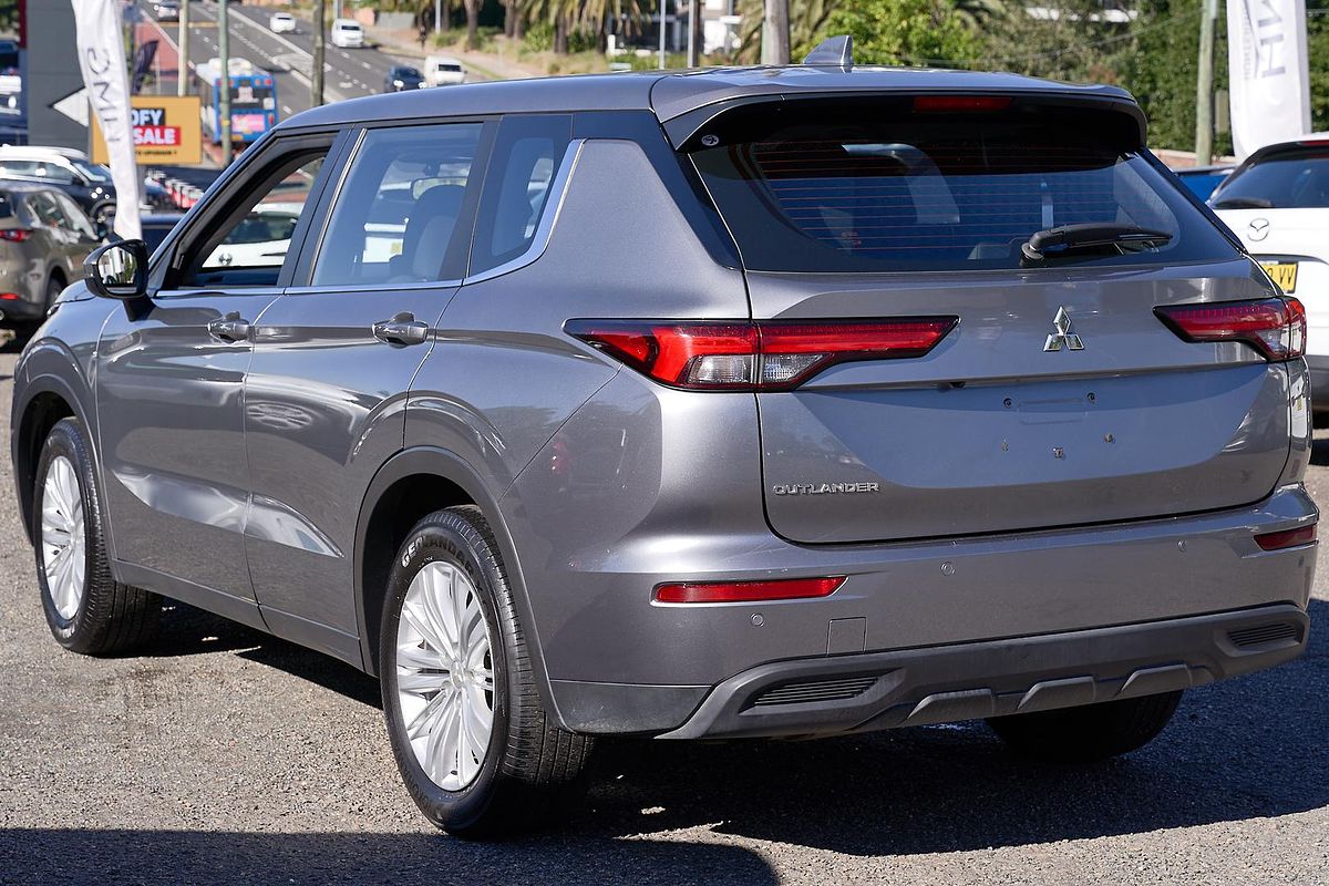 2023 Mitsubishi Outlander ES ZM