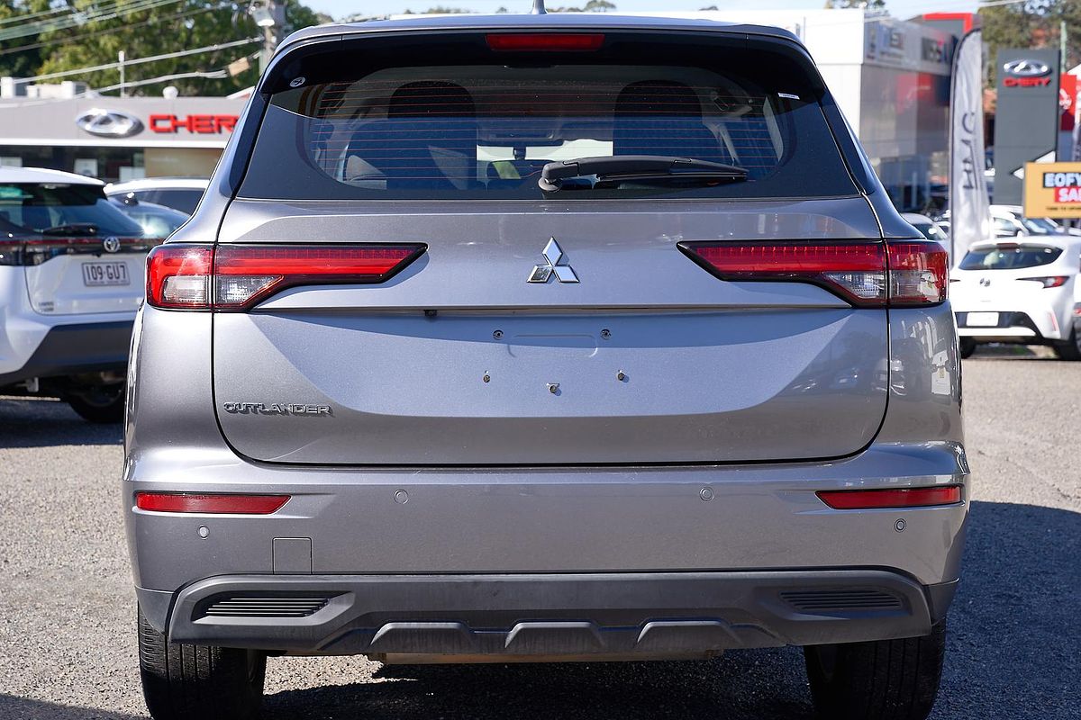 2023 Mitsubishi Outlander ES ZM