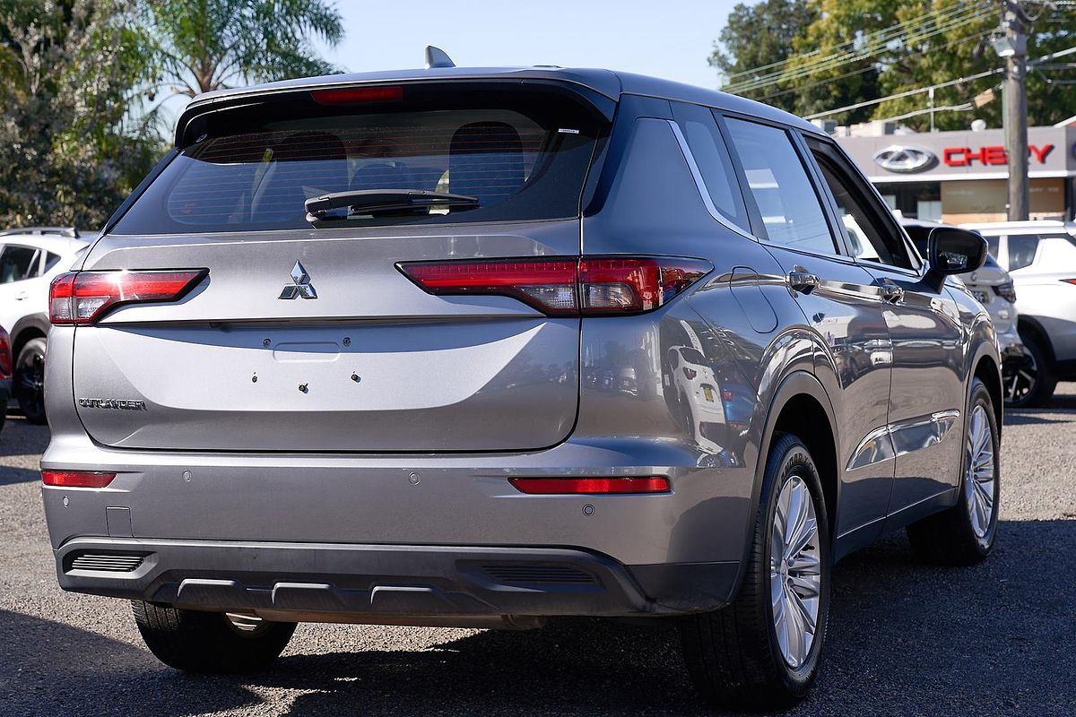 2023 Mitsubishi Outlander ES ZM