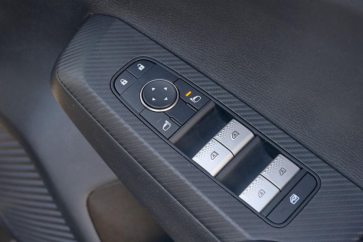 2023 Mitsubishi Outlander ES ZM