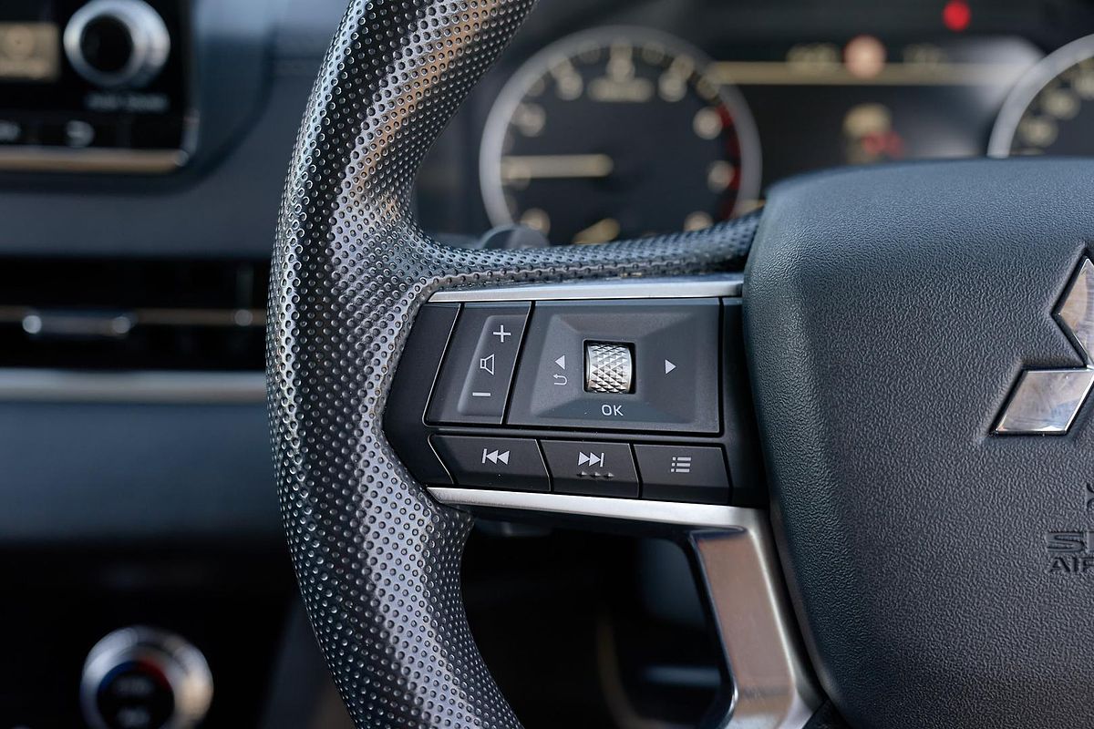 2023 Mitsubishi Outlander ES ZM