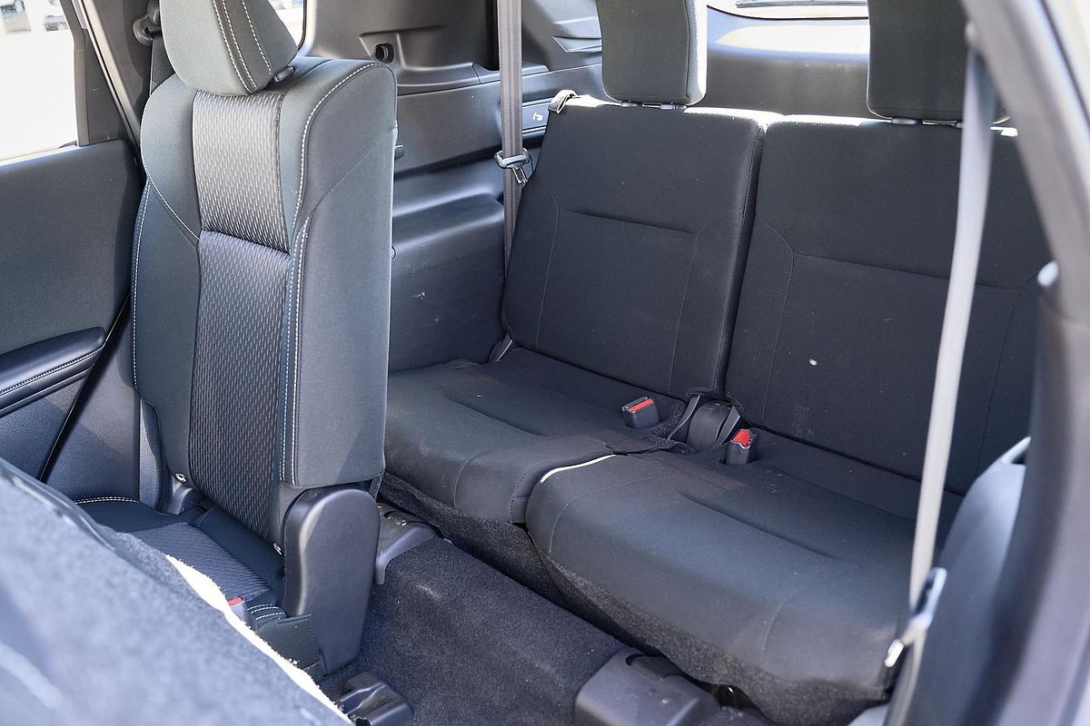 2023 Mitsubishi Outlander ES ZM