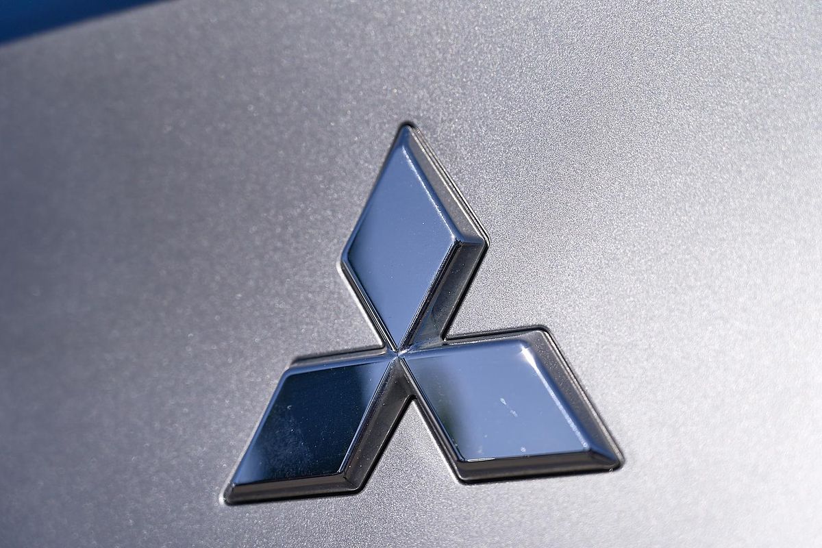 2023 Mitsubishi Outlander ES ZM