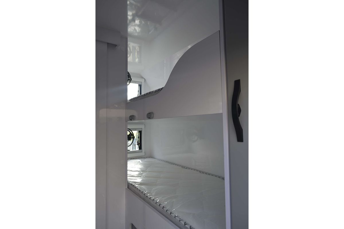 2025 Snowy River SRT18F 2 Bunks MY24
