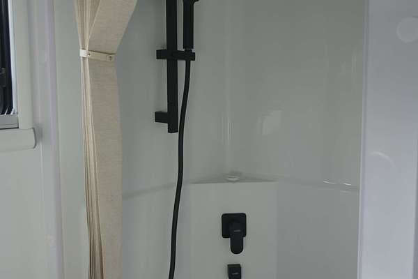 2025 Snowy River SRT18F 2 Bunks MY24
