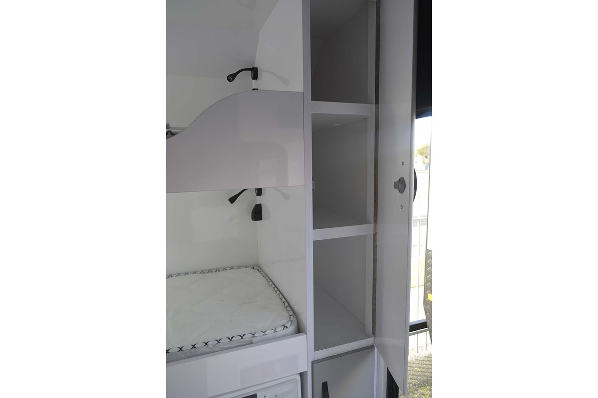 2025 Snowy River SRT18F 2 Bunks MY24
