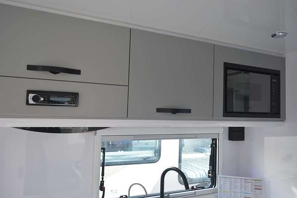 2025 Snowy River SRT18F 2 Bunks MY24