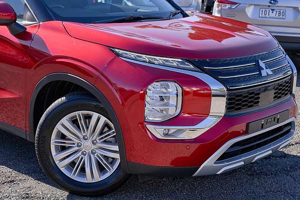 2024 Mitsubishi Outlander LS ZM