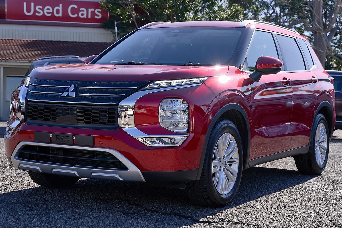 2024 Mitsubishi Outlander LS ZM