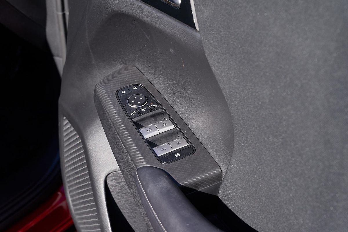 2024 Mitsubishi Outlander LS ZM