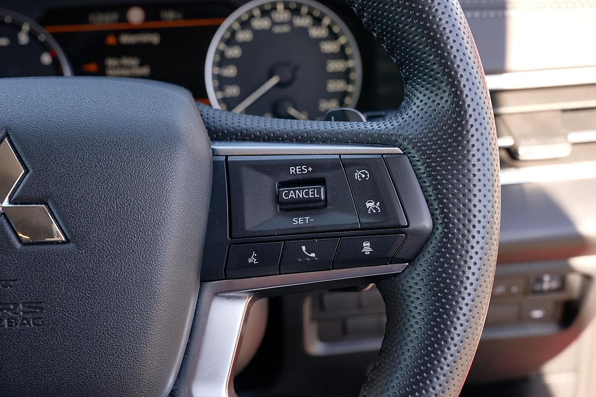 2024 Mitsubishi Outlander LS ZM