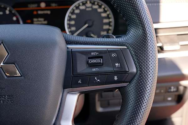 2024 Mitsubishi Outlander LS ZM