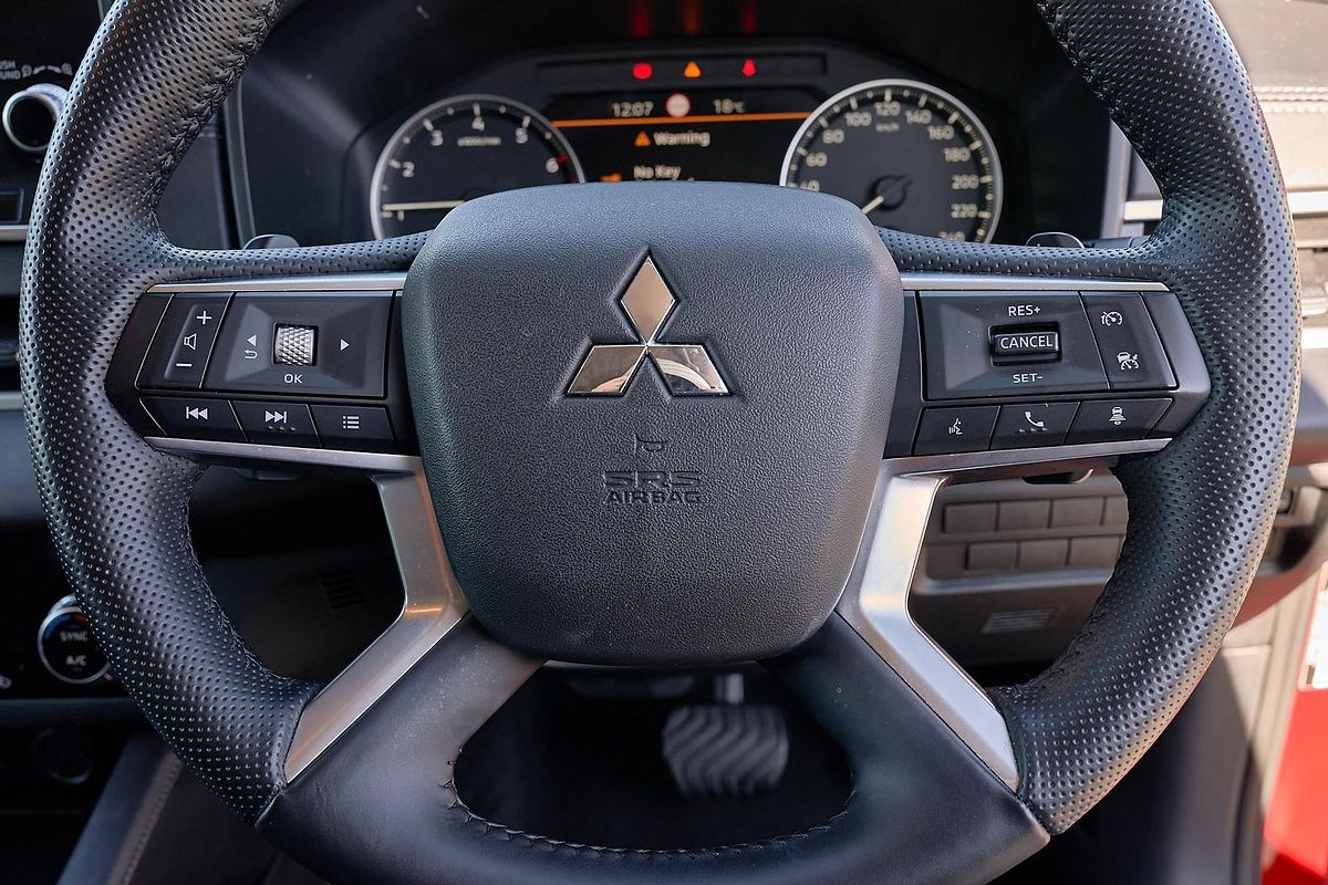 2024 Mitsubishi Outlander LS ZM