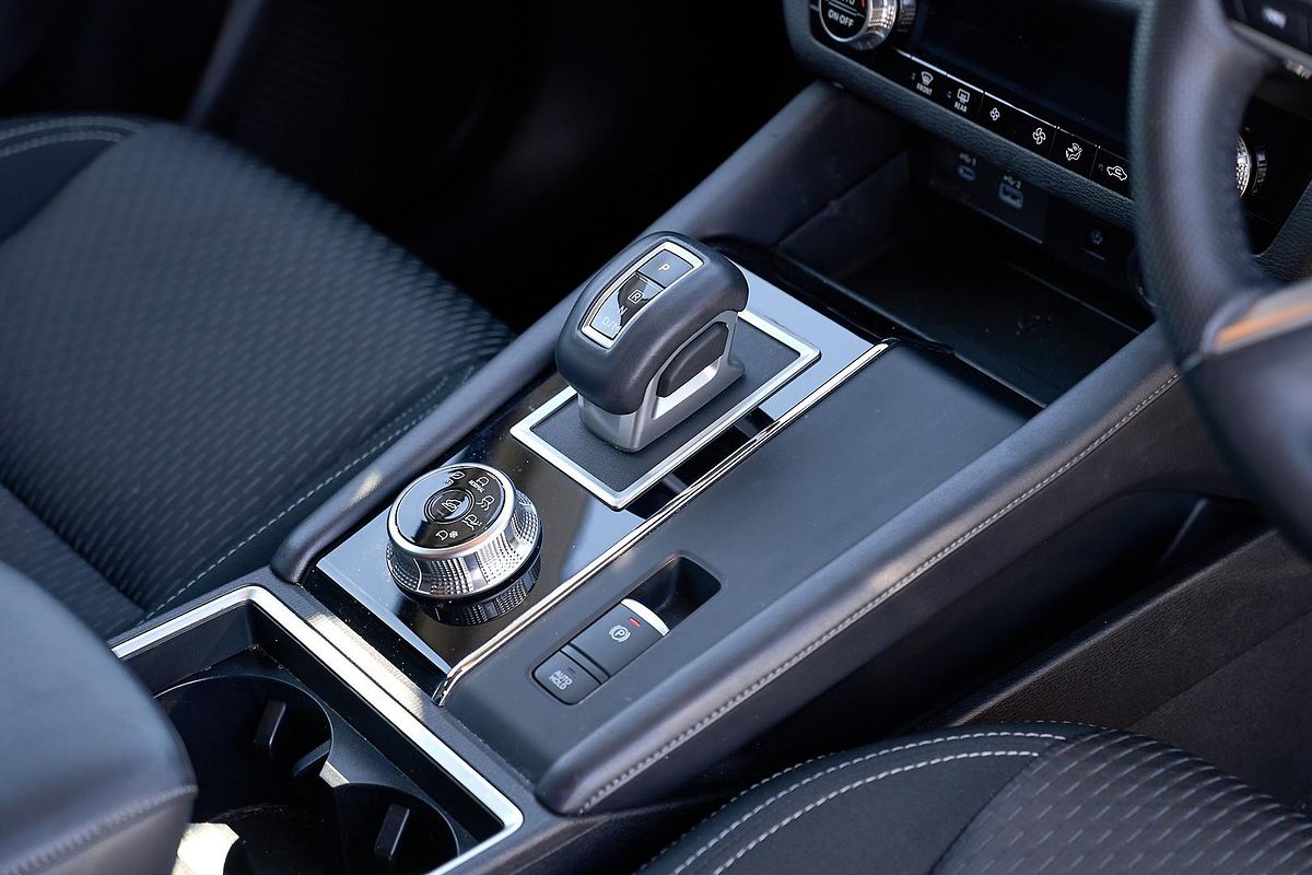 2024 Mitsubishi Outlander LS ZM