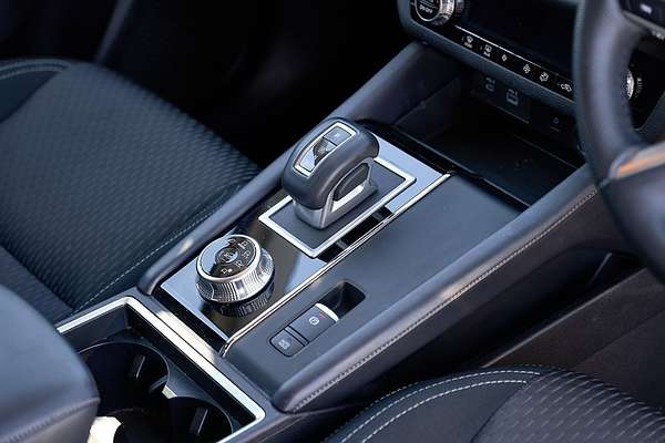 2024 Mitsubishi Outlander LS ZM