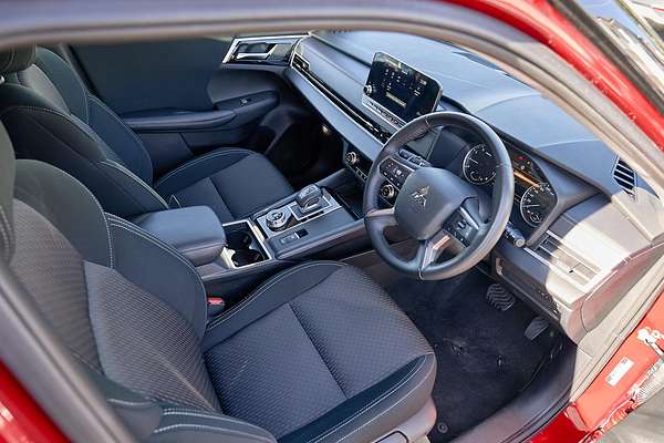 2024 Mitsubishi Outlander LS ZM