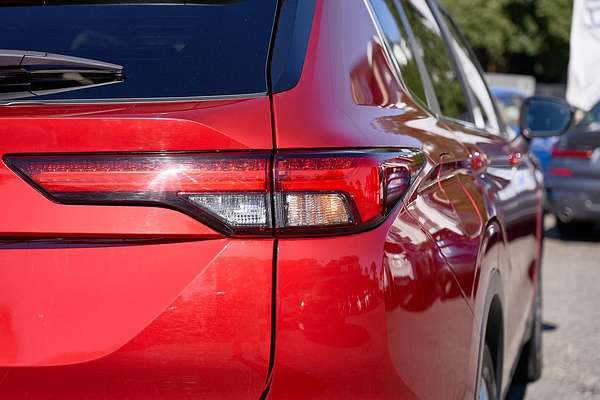 2024 Mitsubishi Outlander LS ZM