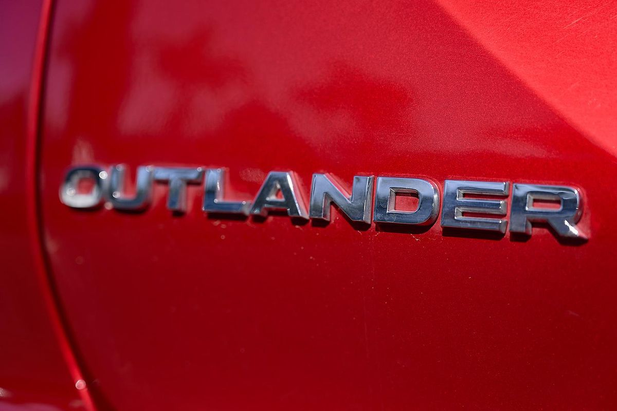 2024 Mitsubishi Outlander LS ZM