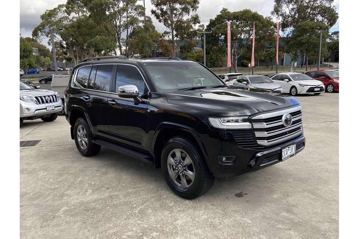 2022 Toyota Landcruiser Sahara FJA300R