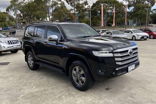2022 Toyota Landcruiser Sahara FJA300R