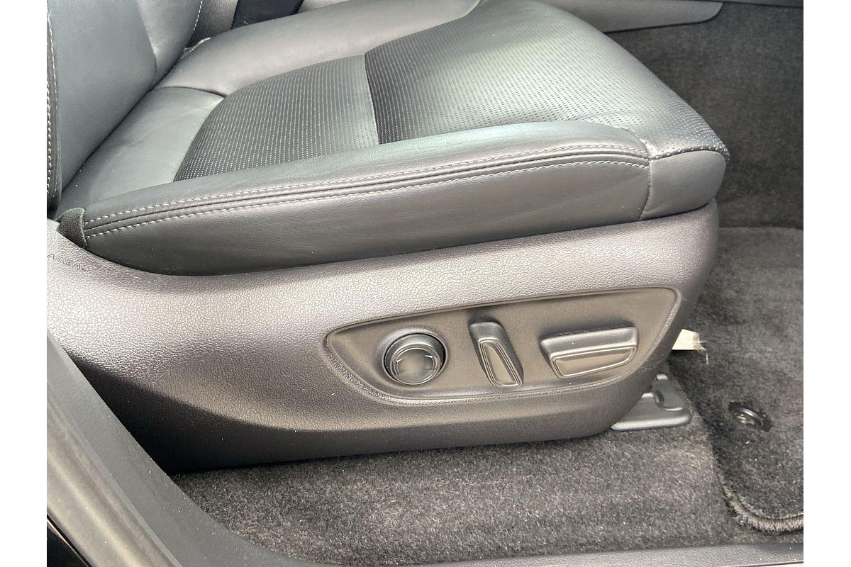 2022 Toyota Landcruiser Sahara FJA300R
