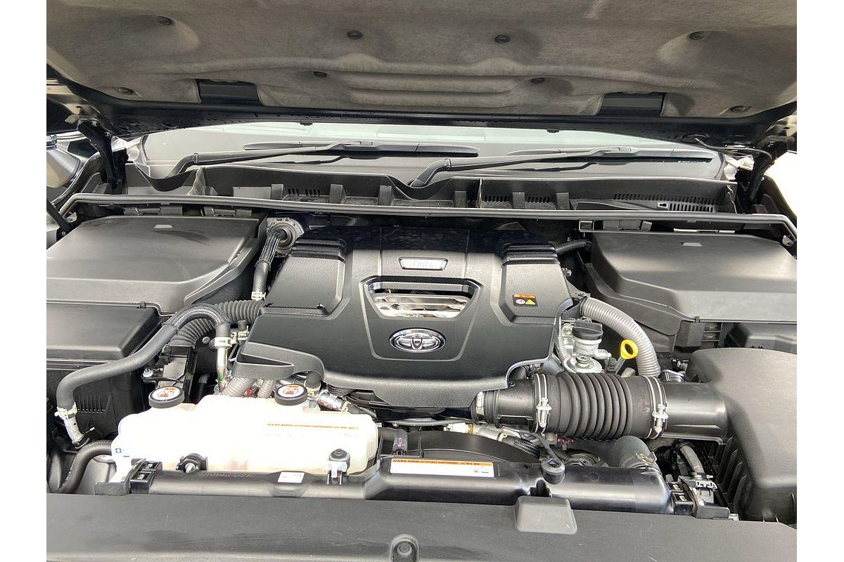 2022 Toyota Landcruiser Sahara FJA300R