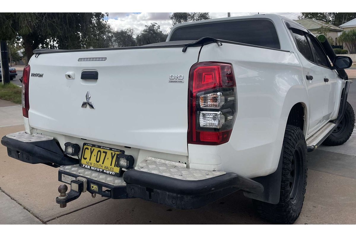 2019 Mitsubishi Triton GLX+ MR 4X4