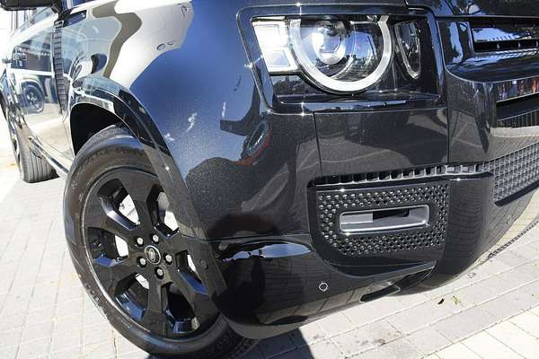 2025 Land Rover Defender 130 D350 X-Dynamic SE L663