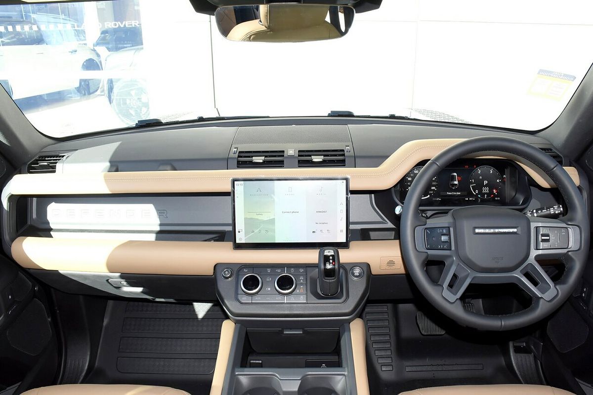 2025 Land Rover Defender 130 D350 X-Dynamic SE L663