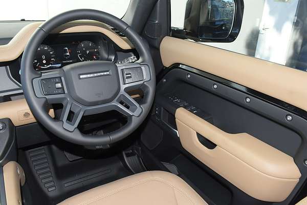 2025 Land Rover Defender 130 D350 X-Dynamic SE L663