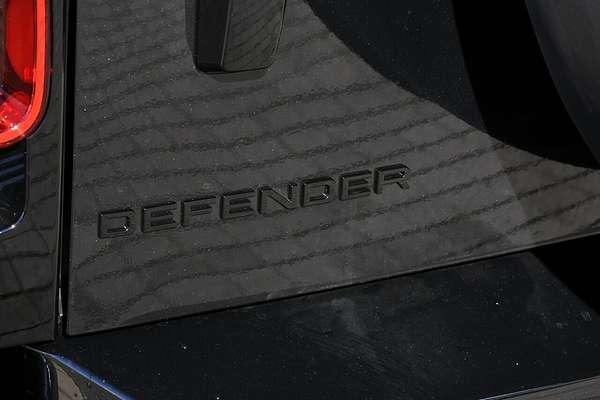 2025 Land Rover Defender 130 D350 X-Dynamic SE L663